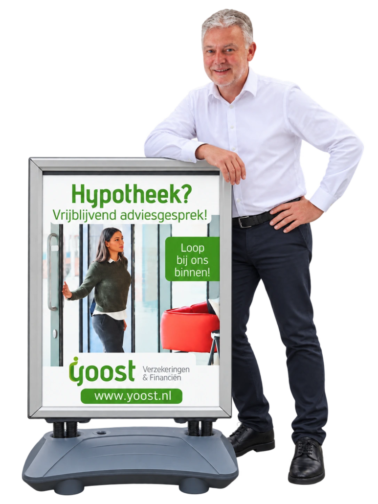 Herman-Koerselman-Yoost-Hypotheken-Verzekeringen Hypotheekadviseur van Yoost in Twello bij bord voor vrijblijvend hypotheekadvies